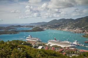 ay y puerto de santo tomás en las islas vírgenes de los estados unidos foto