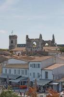 Vista aérea de Saint Martin de Re desde la iglesia Saint Martin en Ile de Re en Francia