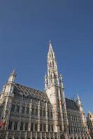 La gran plaza de la plaza principal de Bruselas en Bélgica durante el verano foto