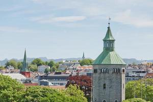 La torre valberg con vistas a la ciudad de Stavanger en Noruega foto