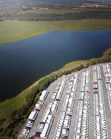 Fondo de vistas aéreas de autos estacionados foto