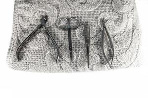 Un conjunto de herramientas cosméticas para primer plano de manicura y pedicura. foto