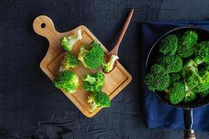 Cook fresh broccoli vegetables Health food photo