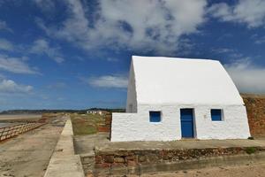 antigua caseta de vigilancia costera foto