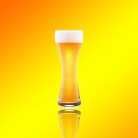vaso de cerveza aislado en amarillo
