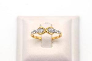 Diamond rind 9k gold photo