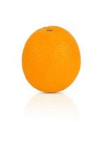 Fruta naranja aislada sobre fondo blanco con sombra y reflexión