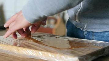 peeling off the table glue just made video