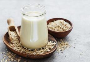 leche de avena vegana leche alternativa no láctea foto
