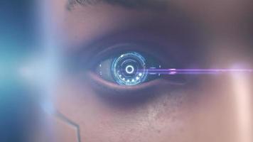Porträt eines futuristischen Mannes mit einem glatten Kamera-Zoom-Konzept der menschlichen Zukunft und der Technologieentwicklung video