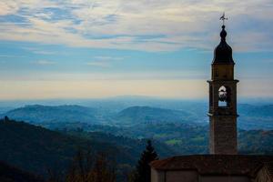 panorama con campanario foto