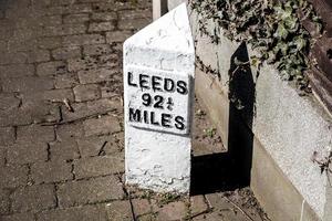 Sign to Leeds photo