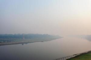 Río Yamuna desde el Taj Mahal en Agra, Uttar Pradesh, India foto