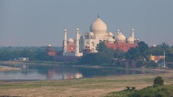 Taj Mahal desde el fuerte de Agra Agra Uttar Pradesh, India foto