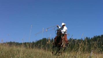 Cowboy schwingt Lasso, Zeitlupe video