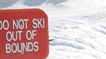 Do Not Ski sign video