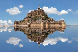 Mont Saint Michel, un sitio del patrimonio mundial de la unesco en Normandía Francia foto