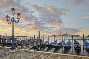 la ciudad de venecia en la mañana italia foto