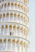 torre inclinada de pisa en italia foto