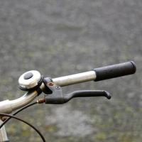 modo de transporte del manillar de la bicicleta foto