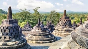 Monumento budista de Borobudur en el centro de Java Indonesia foto