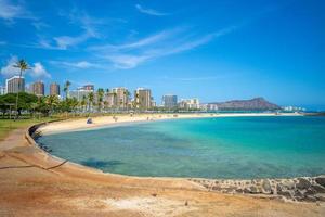 paisaje urbano de honolulu en la isla de oahu, hawai, nosotros foto