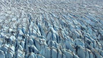 ripresa aerea sul ghiacciaio dell'Alaska video