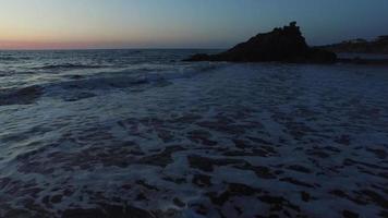 photo aérienne du coucher de soleil sur la côte de l'oregon