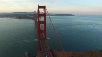 Golden Gate Bridge i San Francisco, Kalifornien, Flygfoto video