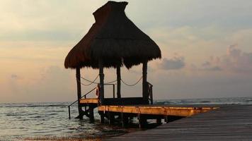 muelle en el resort tropical video