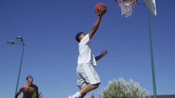 slam dunk di basket al rallentatore video