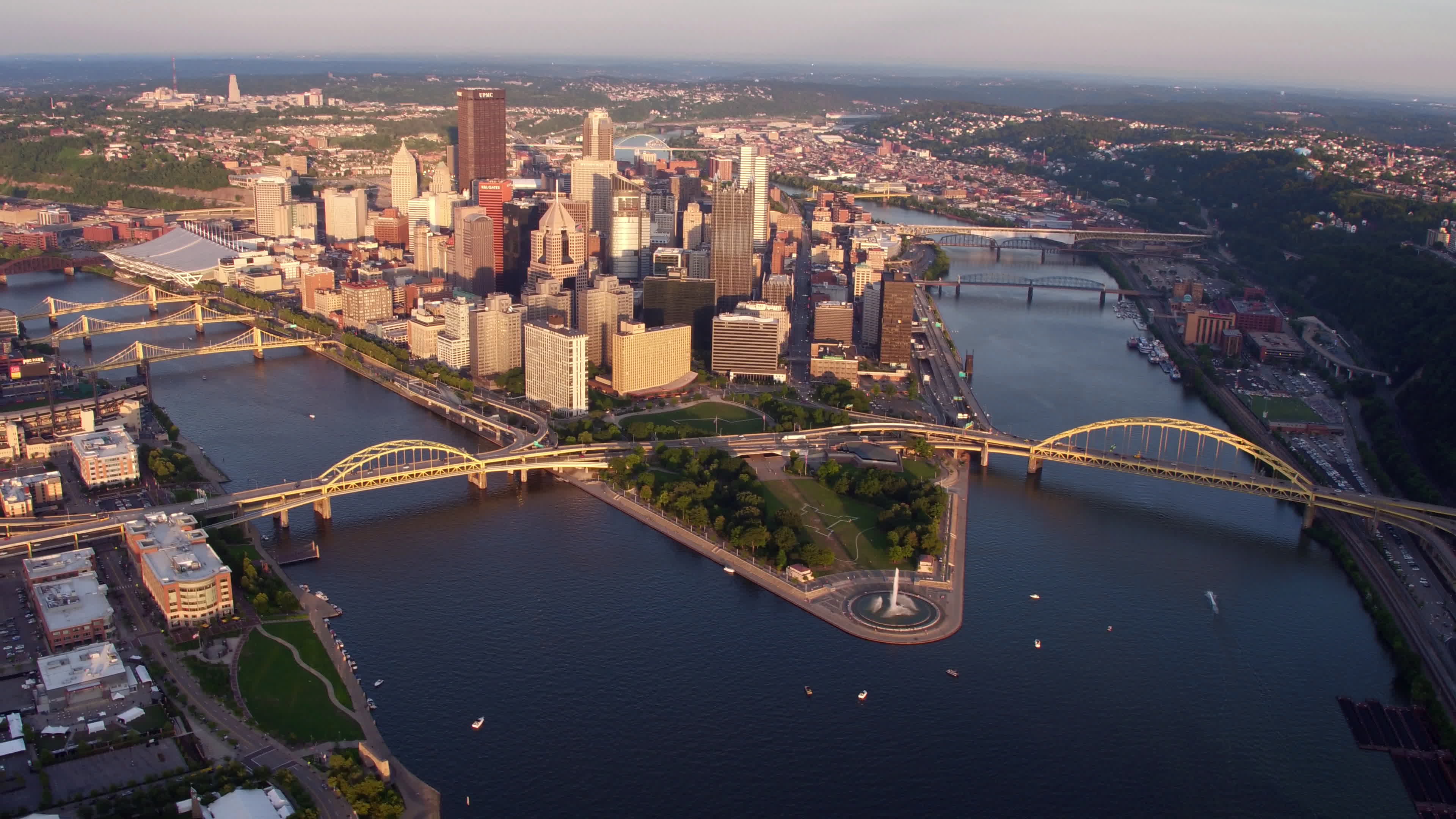 Aerial view of Pittsburgh, Pennsylvania 2570600 Stock Video at Vecteezy
