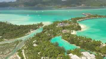 luchtfoto van bora bora, frans polynesië. video