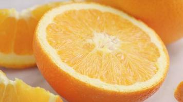 orange fraîche tranchée