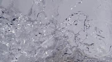 coulée d'eau et éclaboussures, prise de vue avec un flex fantôme 4k à 1000 images par seconde video