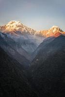annapurna montaña puesta de sol