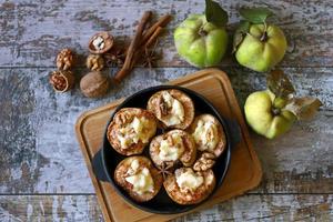 membrillo al horno con requesón foto