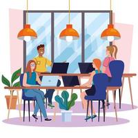 espacio de coworking, grupo de personas con computadoras portátiles en escritorios, concepto de trabajo en equipo vector