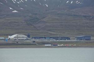 Puerto minero de Longyearbyen Svalbard en Noruega foto