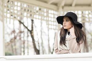 bastante, mujer joven, con, sombrero foto