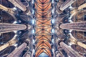 la arquitectura de la catedral de milán, italia