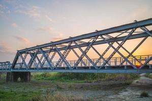 Puente de acero heritage en el municipio de huwei, condado de yunlin, taiwán foto