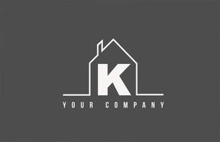 Logotipo de icono de letra k alfabeto de una casa. Diseño de casa inmobiliaria para identidad empresarial y comercial con línea. vector