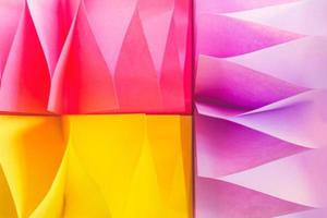 Fondo abstracto colorido, hecho de pegatinas de papel