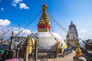 Swayambhunath también conocido como templo de los monos en Katmandú, Nepal foto