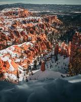 Parque Nacional Bryce Canyon en invierno en Utah, EE. foto