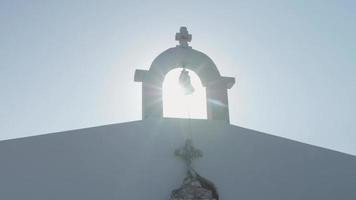 iglesia y campana en grecia.