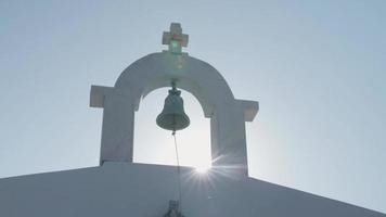iglesia y campana en grecia.