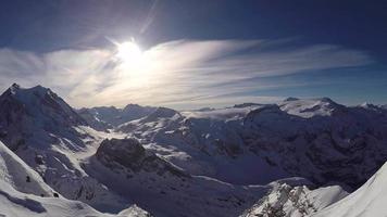 vista panoramica del paesaggio delle montagne in inverno.