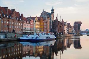 paisaje con edificios antiguos en gdansk foto